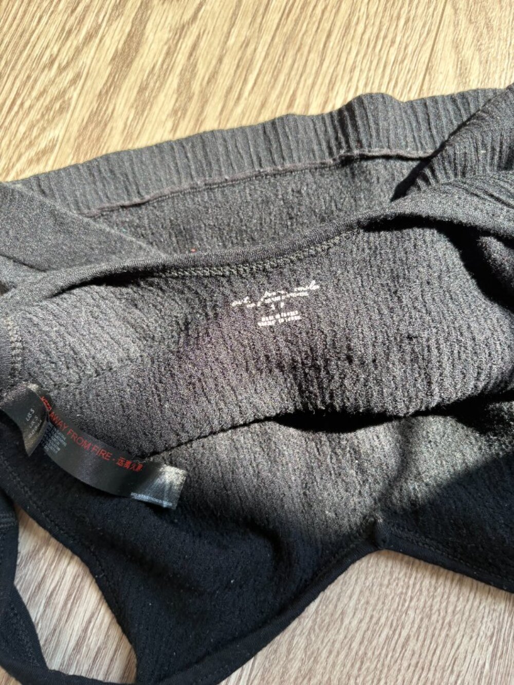 URBAN OUTFITTERS BLACK TANK TOP (SIZE S) - Picture 3 of 3